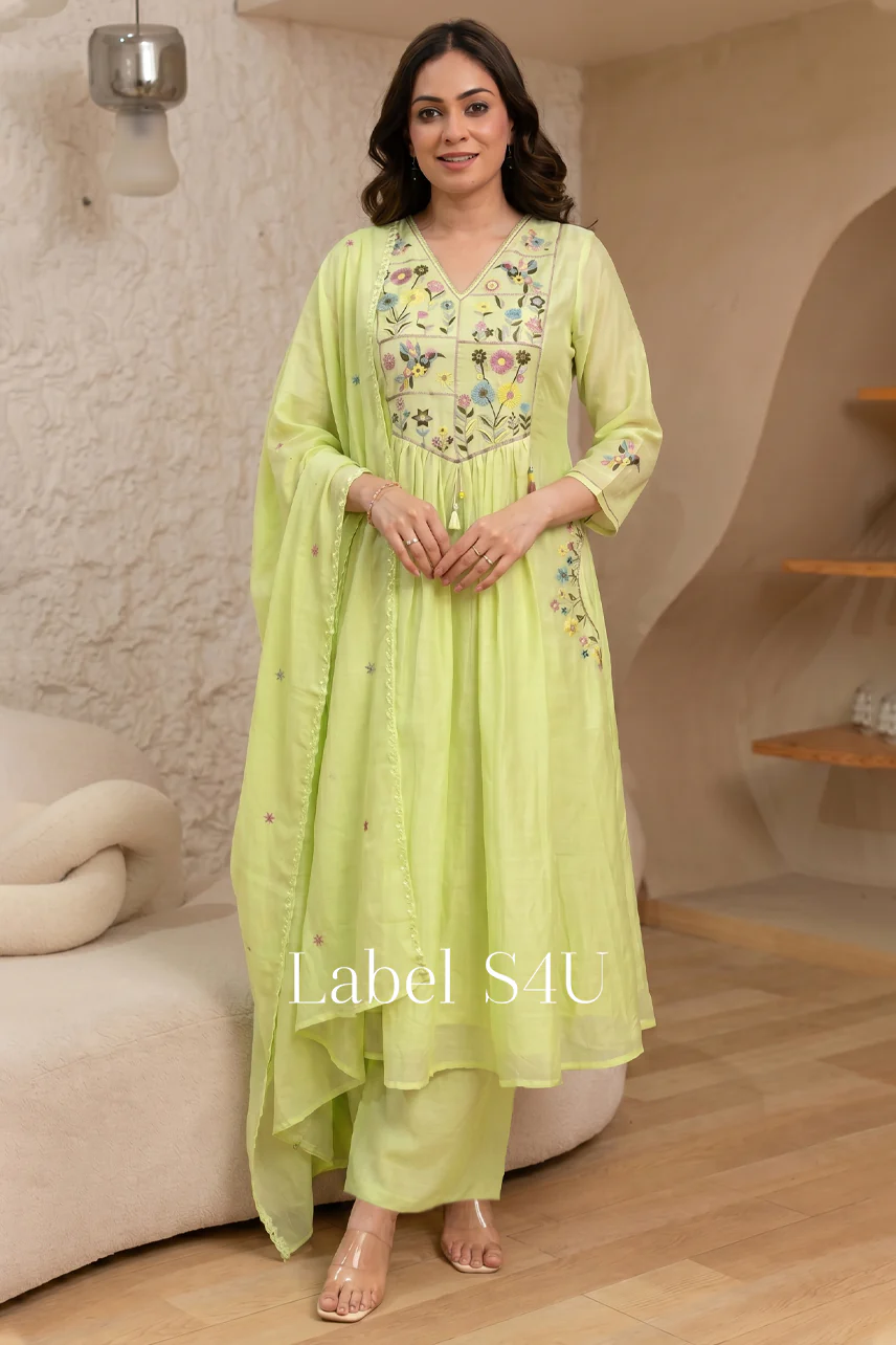 Floral Grace Embroidered Anarkali Set - Image 3